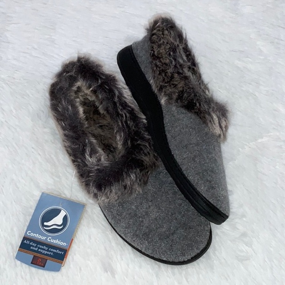 NWT Acorn - Gray Faux Fur Women's Slippers